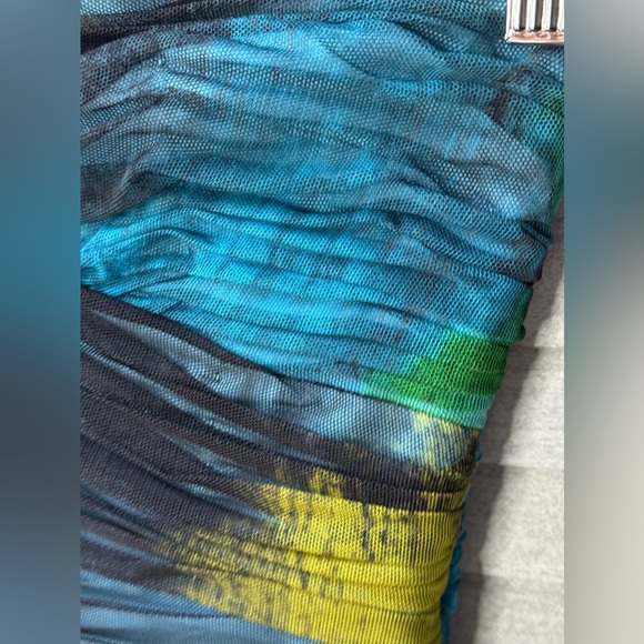 BCBGMaxAzria Strapless Winnie Watercolor Dress in Blue & Green. Size 6. - Picture 10 of 13